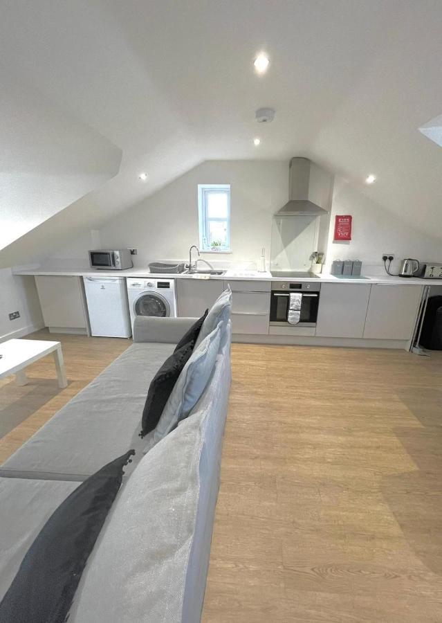 La Fontaine Court - Apartment