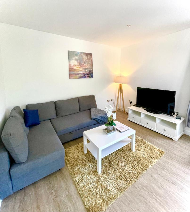La Fontaine Court - Aldershot