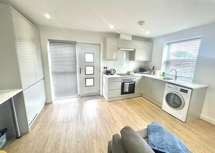La Fontaine Court Apartments - Aldershot